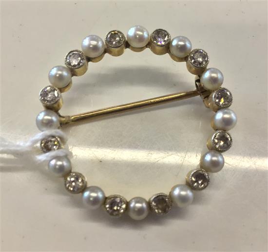 Gold, diamond and pearl circle brooch
